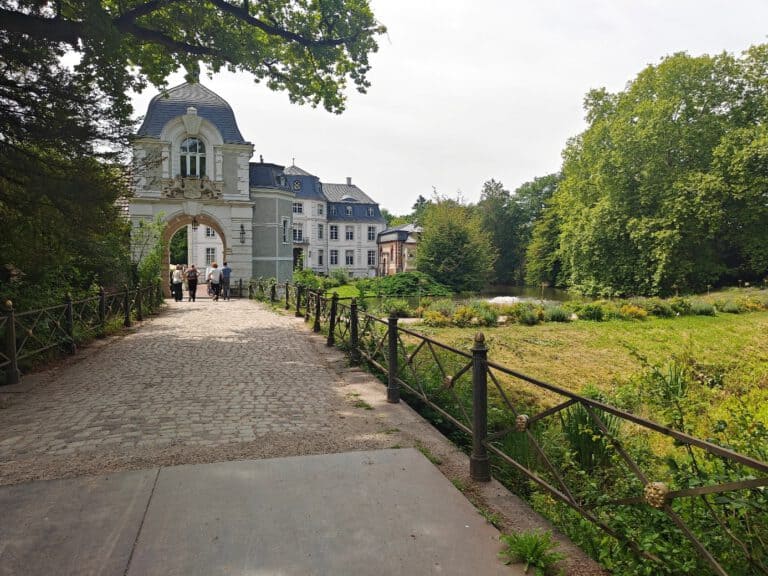 Austausch auf Schloss Türnich zum Thema regenerative Landwirtschaft